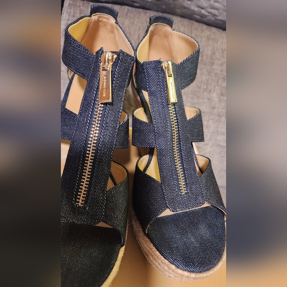Michael Kors Denim Damita Wedge Women's Size 10 Like New Beautiful Wedge - Picture 2 of 6
